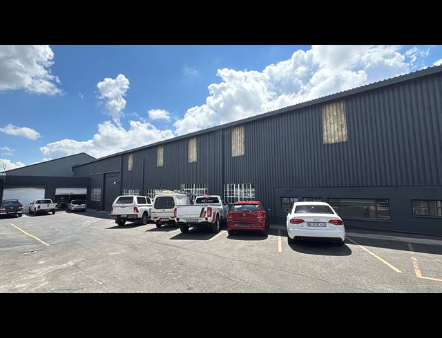 1,129M² WAREHOUSE TO LET IN SEBENZA
